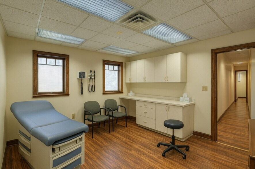 More Photos Of 941 Steubenville Ave, Cambridge Office For Lease