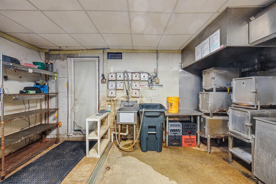 More Photos Of 7100 Sollers Point Rd, Baltimore Restaurant For Sale