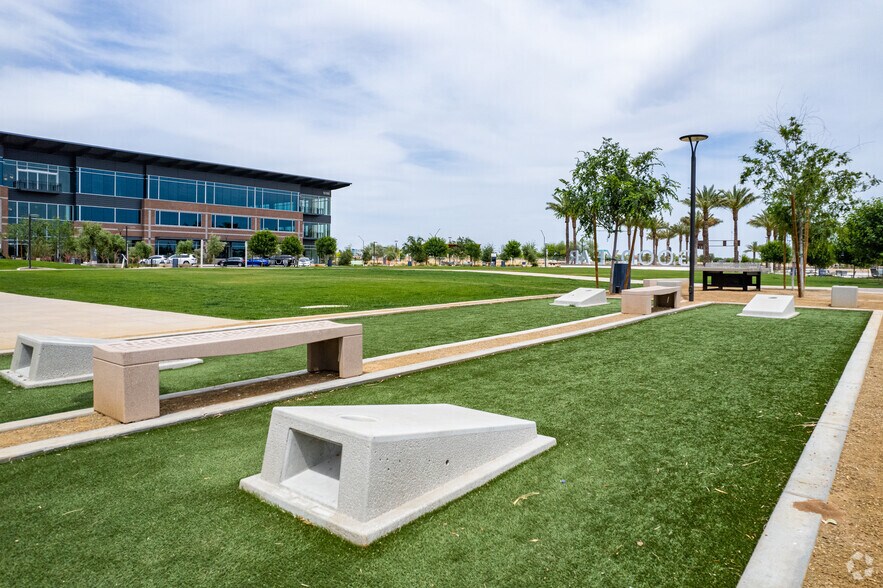 More Photos Of 15150 W Park Pl, Goodyear Office For Lease