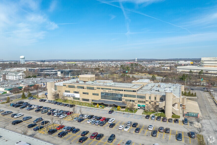 More Photos Of 1000 Stewart Ave, Garden City Research And Development For Lease