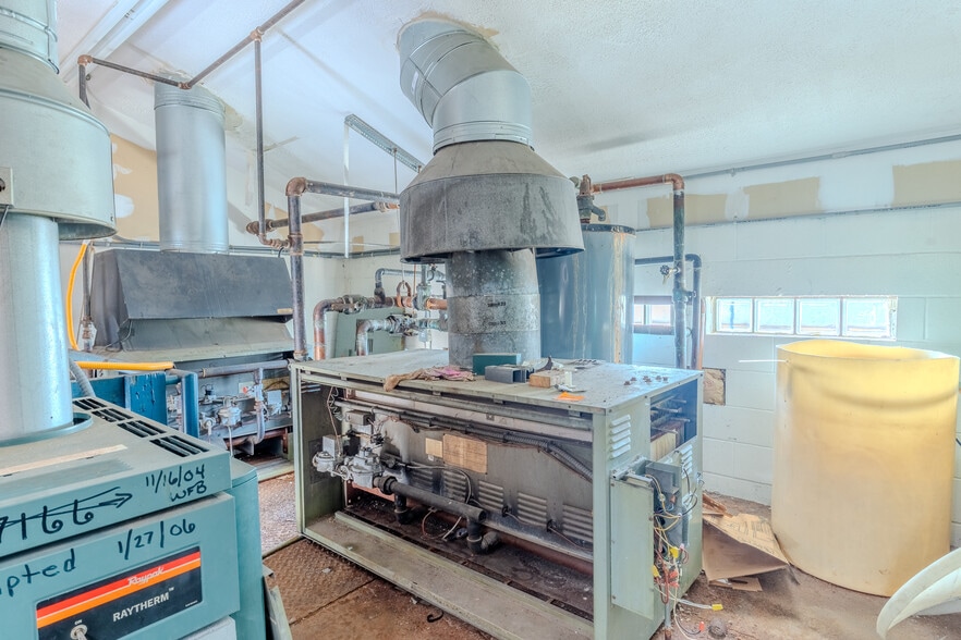 More Photos Of 1049 Main St, Milford Carwash For Sale