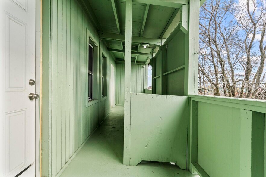 More Photos Of 746 Maple St, Bridgeport Apartments For Sale