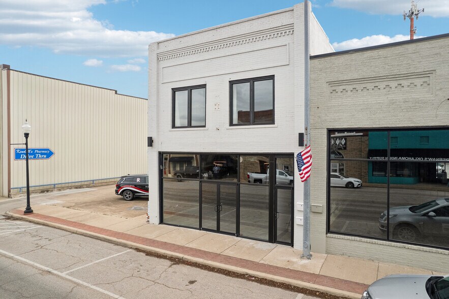 More Photos Of 216 E Rogers Blvd, Skiatook Storefront Retail Office For Sale