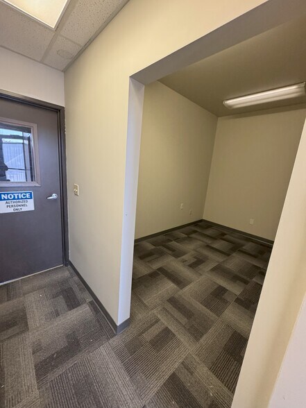 More Photos Of 109A S Scott St, Spokane Flex For Lease
