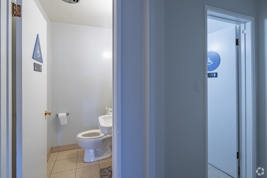 More Photos Of 923 S Prairie Ave, Inglewood Warehouse For Lease