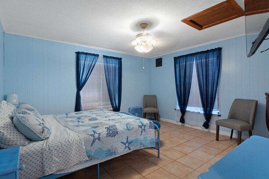 More Photos Of 8301 Congress St, Port Richey Flex For Sale