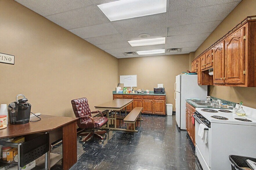More Photos Of 254 Commerce Ct, Hopkinsville Industrial For Sale