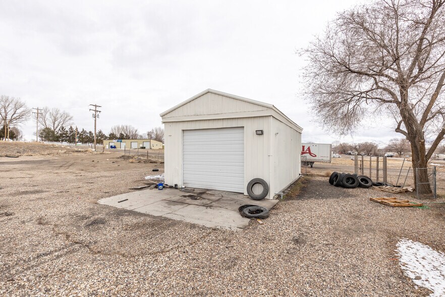 More Photos Of 1120 Chestnut St, Carlin Light Distribution For Sale