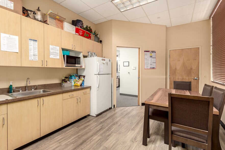 More Photos Of 1355 S Higley Rd, Gilbert Medical For Lease