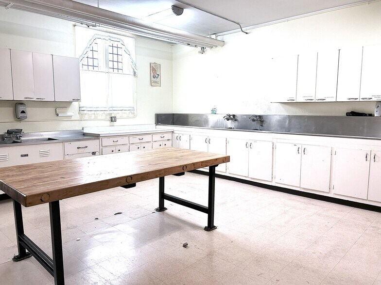 More Photos Of 1900 Oak Park Ave, Berwyn Religious Facility For Sale