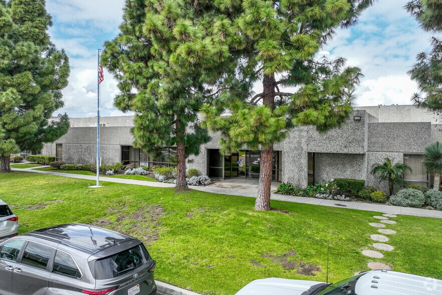 More Photos Of 5421 Argosy Ave, Huntington Beach Manufacturing For Sale