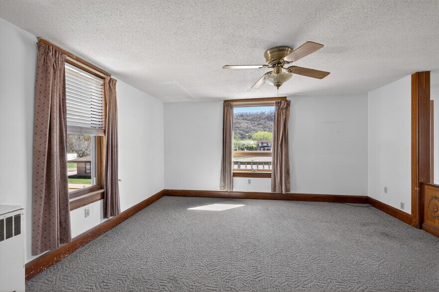 More Photos Of S101 S Main St, Nelson General Retail For Sale