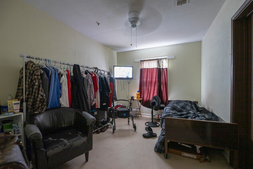 More Photos Of 2522 Holly Hill Dr, San Antonio Medical For Lease