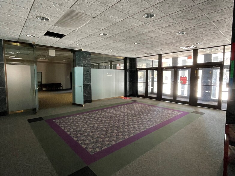 More Photos Of 801 State St, Erie Bank For Lease