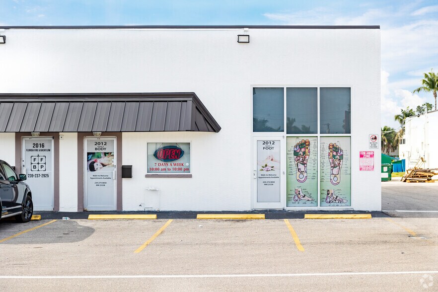 More Photos Of 2012-2024 Beacon Manor Dr, Fort Myers Unknown For Lease