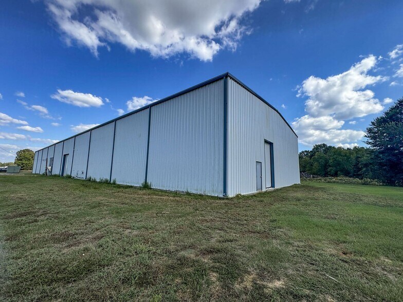 More Photos Of 369 Enterprise Dr, Batesville Industrial For Sale