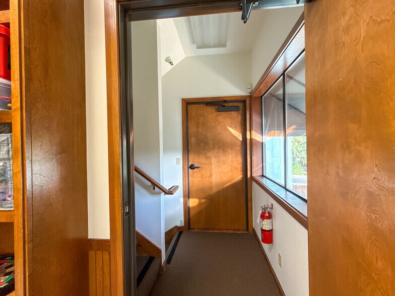 More Photos Of 101 Wikiup Dr, Santa Rosa Office For Sale