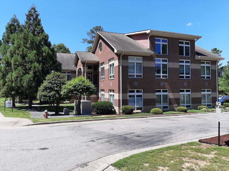 More Photos Of 1709 Legion Rd, Chapel Hill Coworking Space