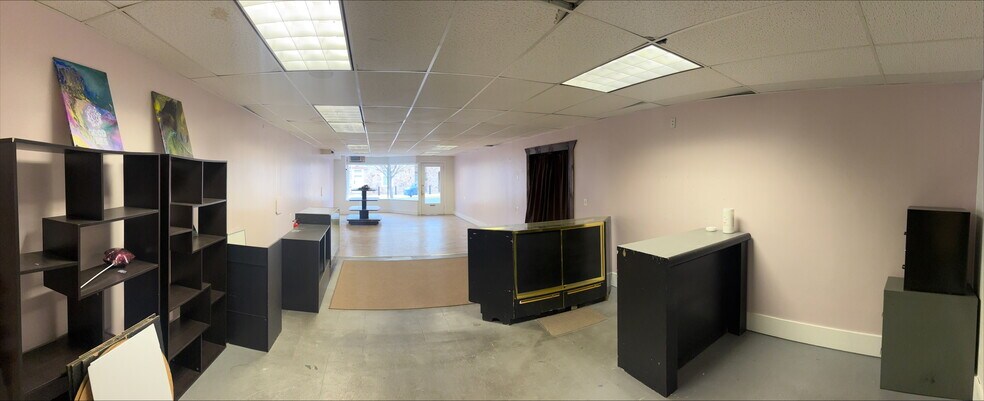 More Photos Of 17 S Royal Ave, Front Royal Storefront Retail Office For Lease