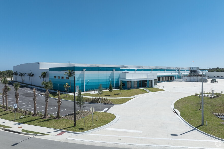 Primary Photo Of 2651 SW Waterside Way, Stuart Refrigeration Cold Storage For Sale