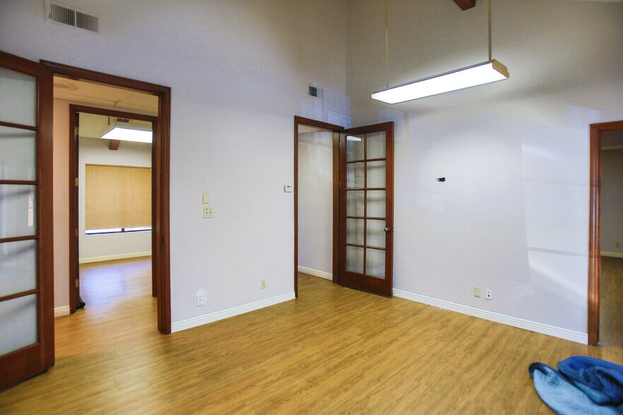 More Photos Of 1810 E 17th St, Santa Ana Medical For Lease