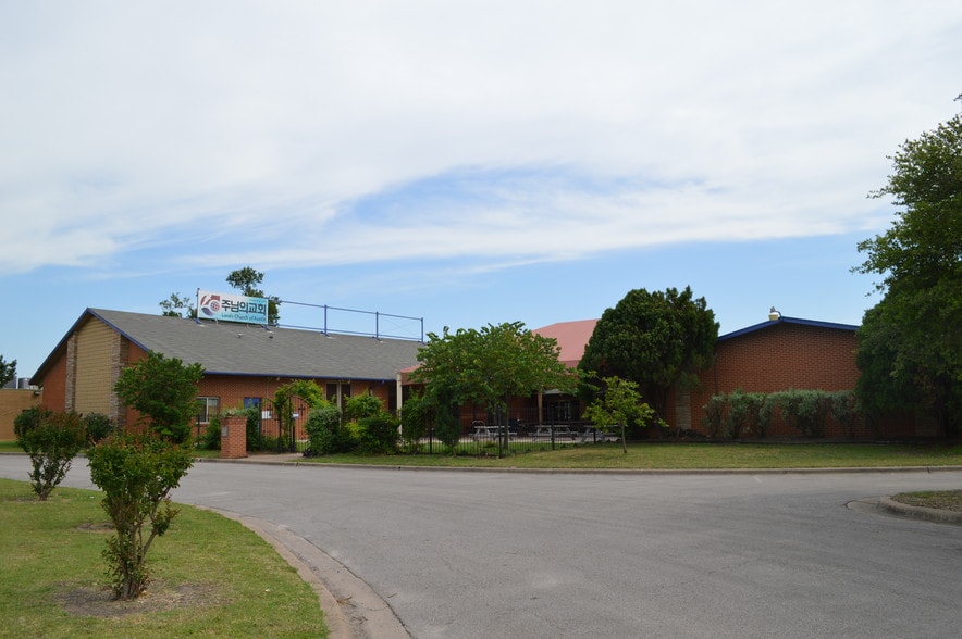 More Photos Of 301 W Anderson Ln, Austin Religious Facility For Sale