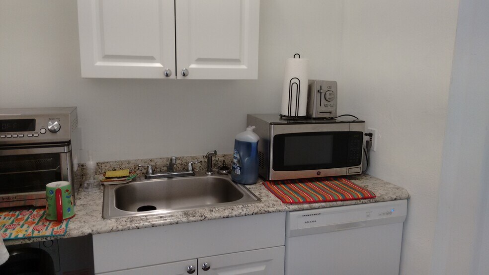 More Photos Of 506 SW 47th Ter, Cape Coral Medical For Sale