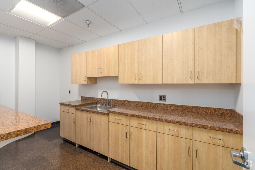 More Photos Of 2219 York Rd, Timonium Medical For Lease