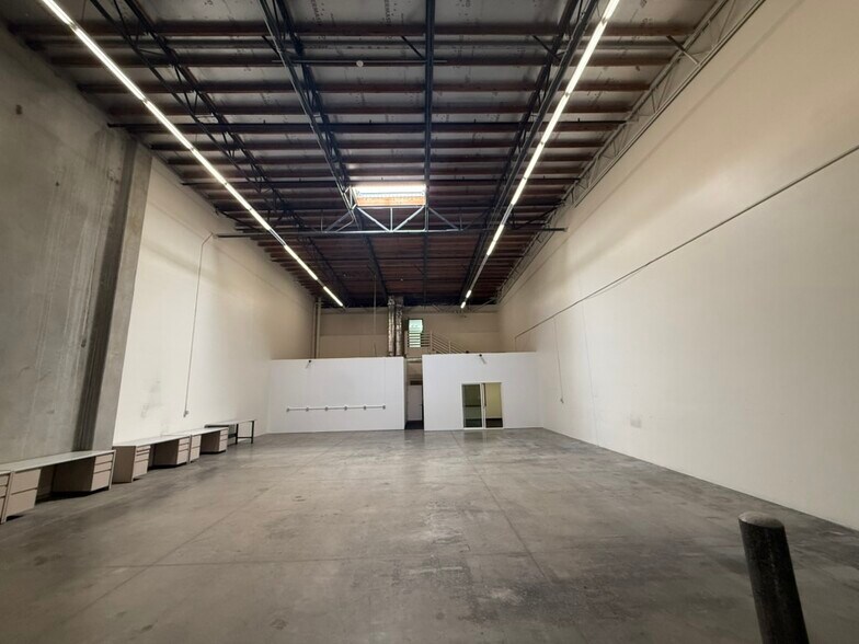 More Photos Of 15823 W Monte St, Sylmar Warehouse For Sale