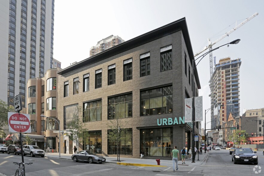 More Photos Of 1100 N State St, Chicago Storefront For Sale