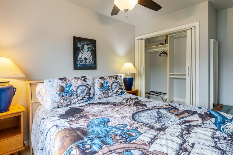 More Photos Of 105 S 6th Ave, Rockaway Beach Hotel For Sale