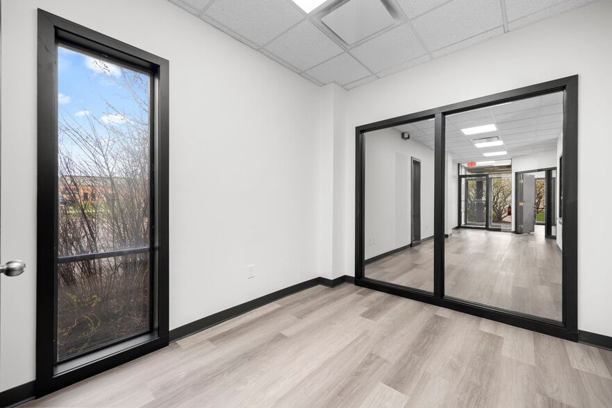 More Photos Of 9941 York Theta Dr, North Royalton Service For Lease