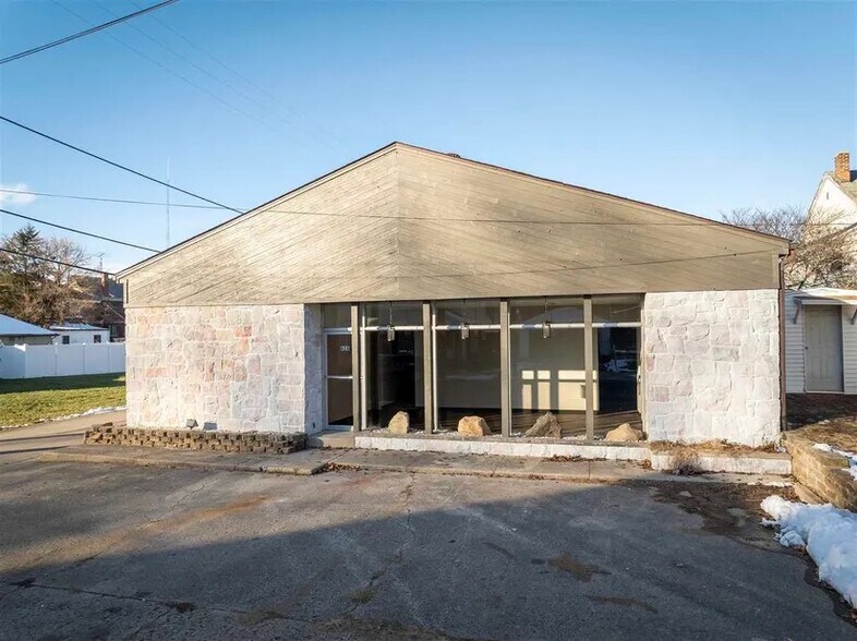 Primary Photo Of 626 S B St, Richmond Medical For Sale