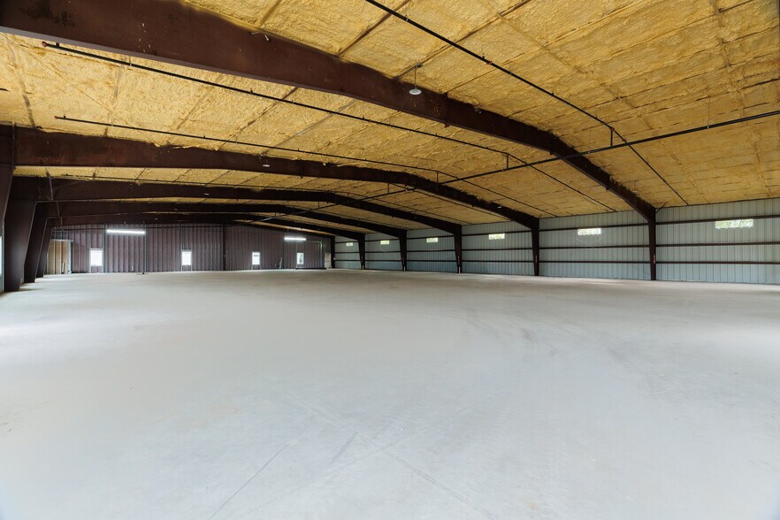 More Photos Of 3127 E Howard Ln, Manor General Retail For Sale