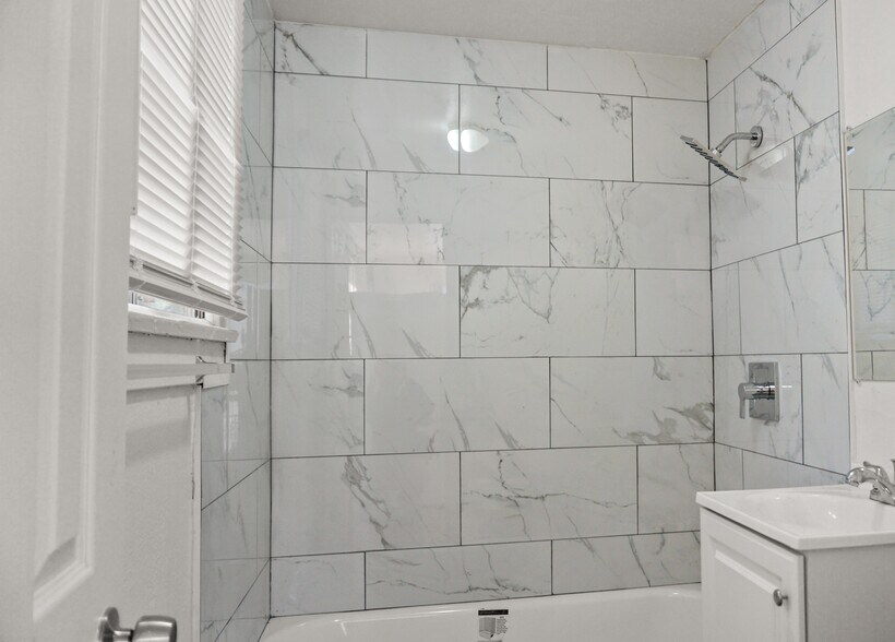 More Photos Of 920 W 3rd St, Pomona Apartments For Sale