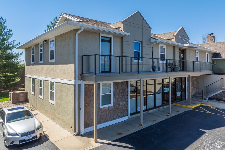 More Photos Of 2601 NE Kendallwood Pky, Gladstone Office For Lease
