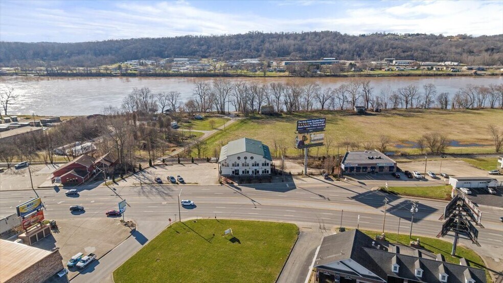 More Photos Of 1903 Grand Central Ave, Vienna General Retail For Sale