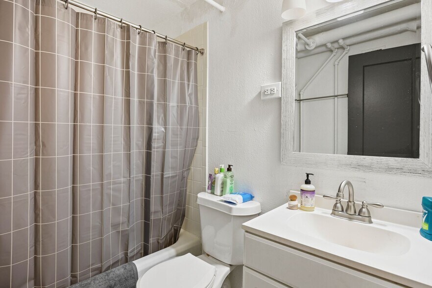 More Photos Of 3525 S Bannock St, Englewood Apartments For Sale