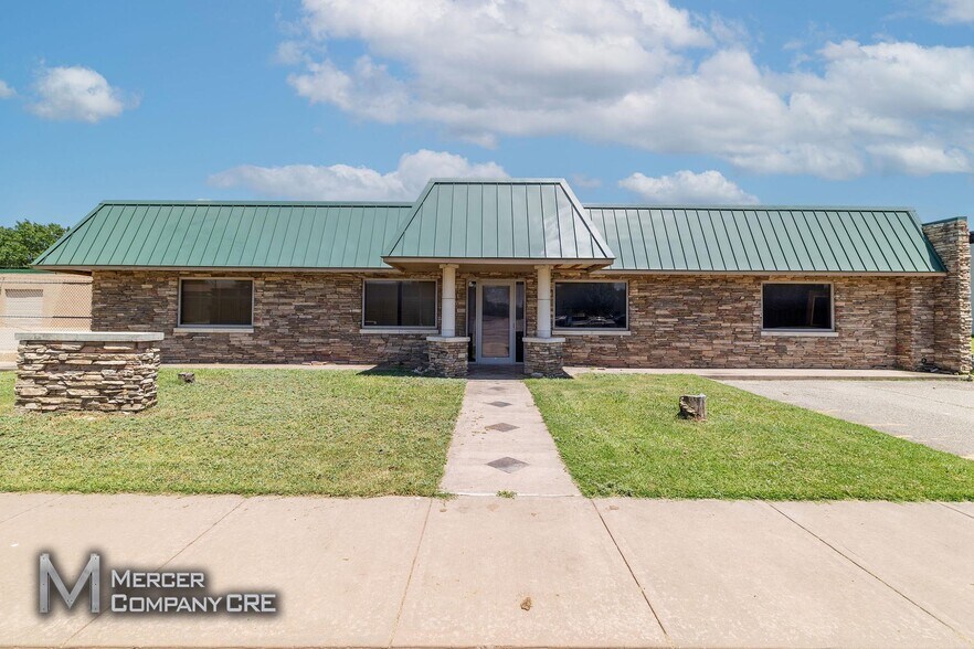 More Photos Of 1312 S Walker Ave, Oklahoma City Light Manufacturing For Sale