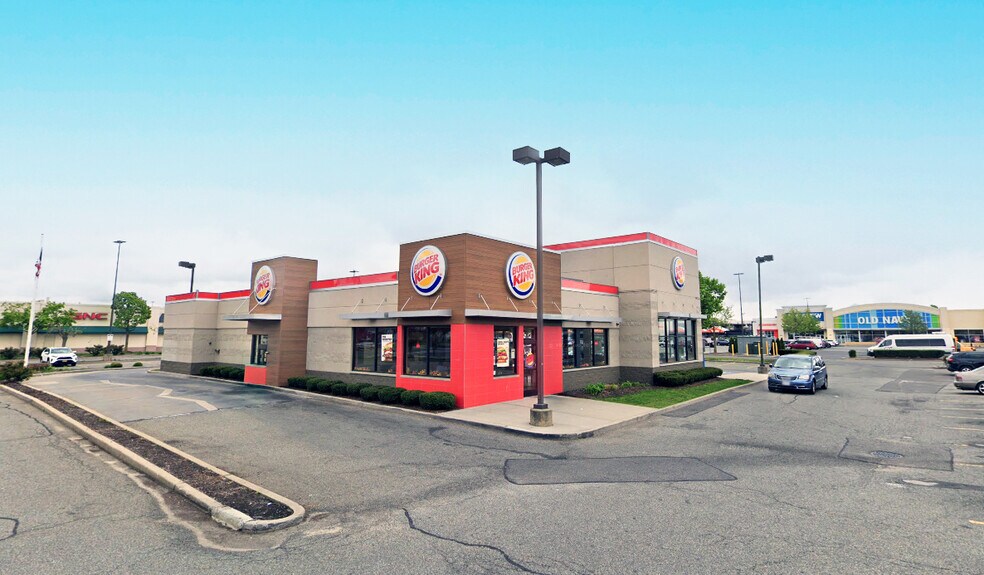 More Photos Of 132-172 Fulton Ave, Hempstead Unknown For Lease