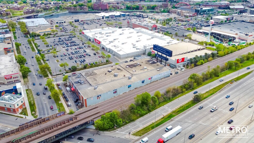 More Photos Of 2367 W Logan Blvd, Chicago Health Club For Lease