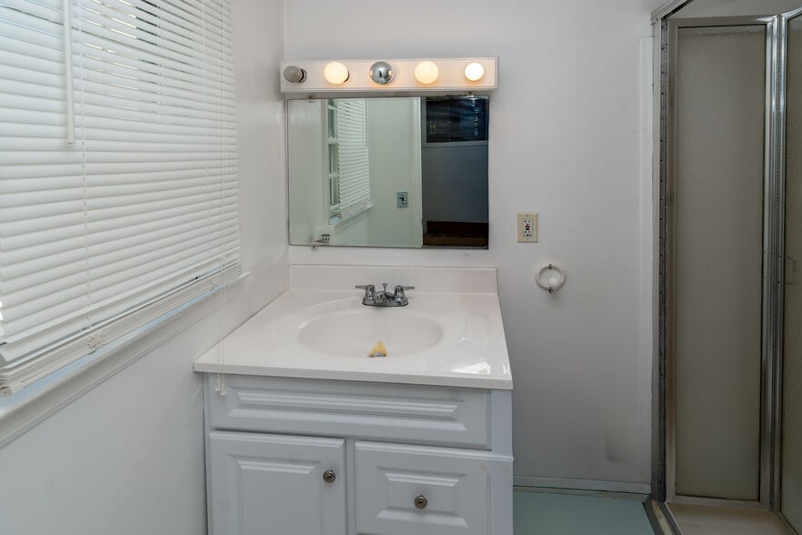 More Photos Of 38 John Ringo Rd, Ringoes Apartments For Sale