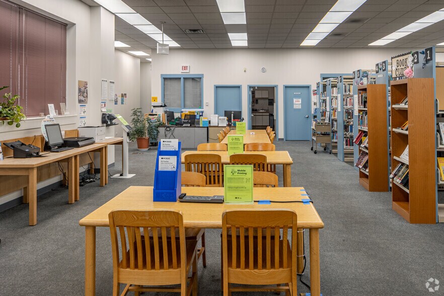 More Photos Of 4300-12 W North Ave, Chicago Freestanding For Sale