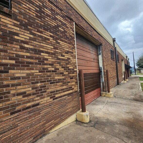 More Photos Of 707 York St, Houston Warehouse For Lease