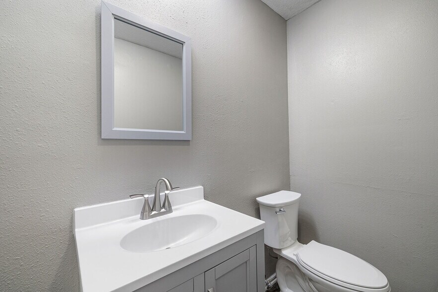 More Photos Of 1600 S Choctaw Ave, El Reno Office For Sale