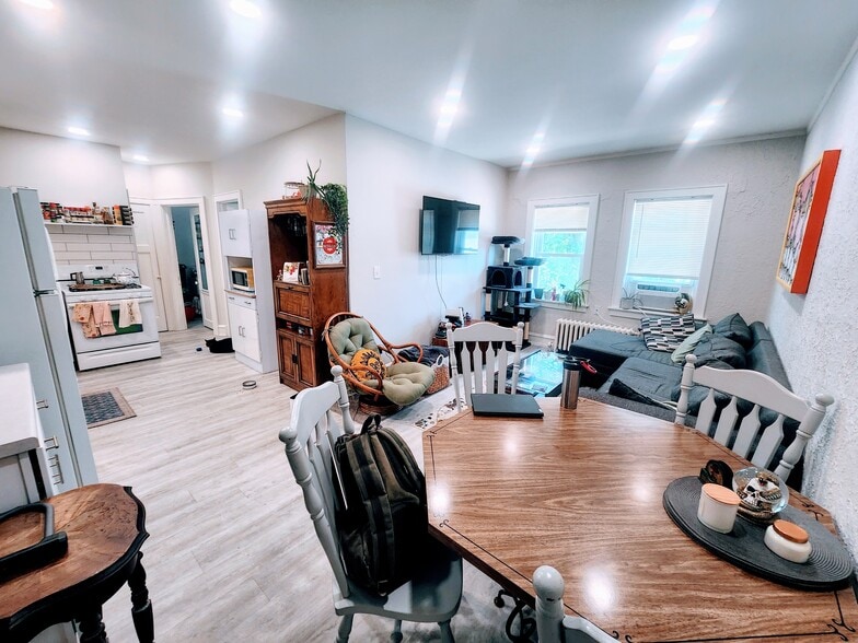 More Photos Of 1027 E Center St, Milwaukee Apartments For Sale