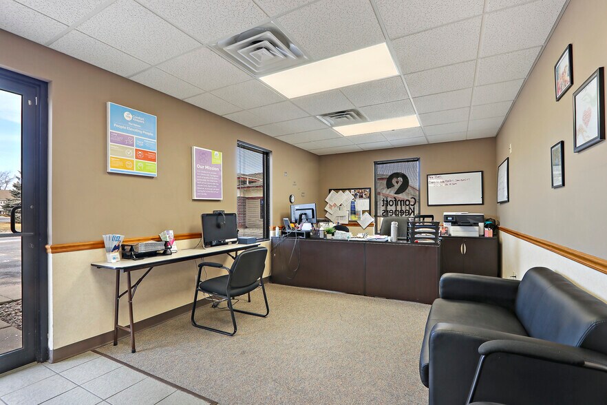 More Photos Of 1131 Prairie Dr, Racine Office For Lease