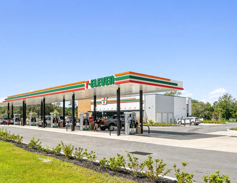 More Photos Of 600 E 5th Ave, Eagle Lake Service Station For Sale