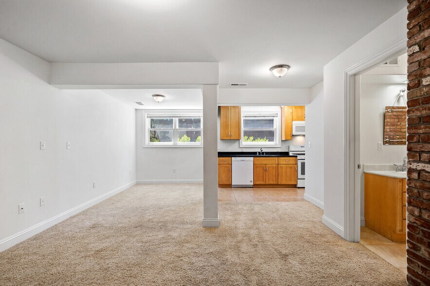 More Photos Of 333 G St, San Rafael Apartments For Sale