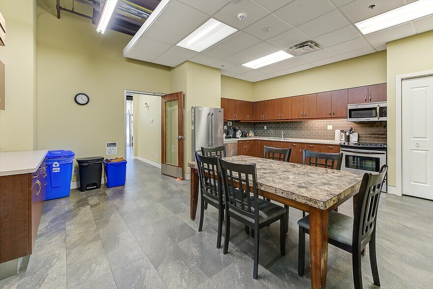 More Photos Of 2040 Springfield Rd, Kelowna Apartments For Sale